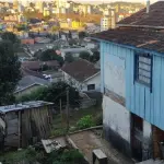 TERRENO URBANO C/ CASA MISTA